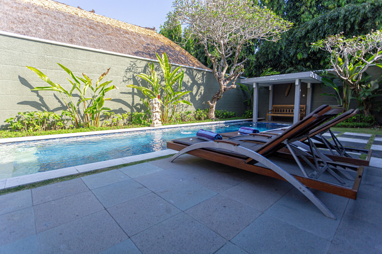 Swimming Pool 25