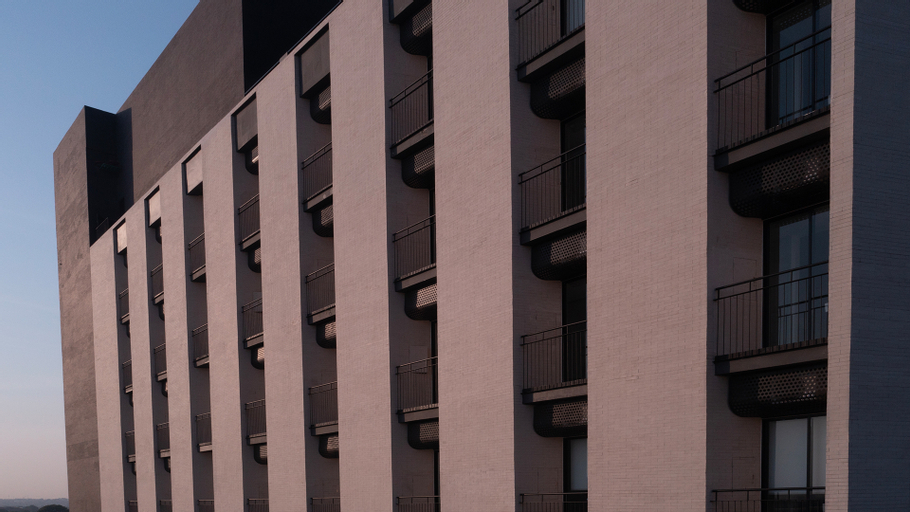 Exterior & Views 20
