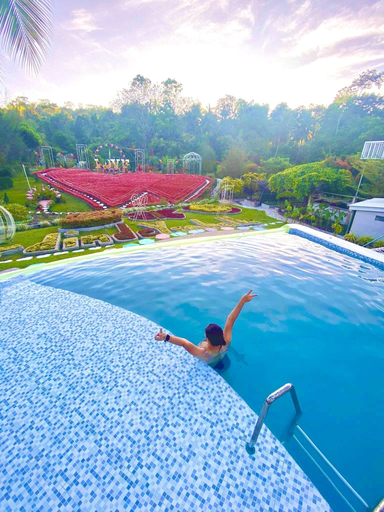 Sport & Beauty 5, Jardin De Ysabelle and Hobbiton Cafe, Samal City