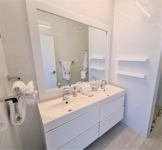 Bathroom 4, Cayman Luxury Rentals at Lighthouse Point Residences