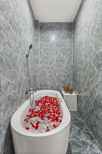 Bathroom 4, Rosemary Villa near Han River, Da Nang