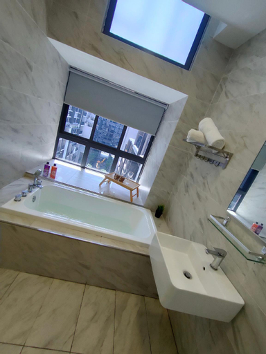 Bedroom 4, Imperio Residence with Bathtub, Malacca City