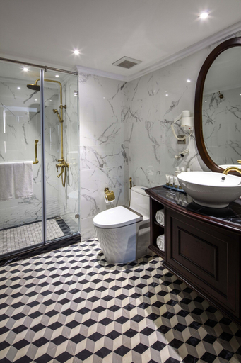 Bathroom 5, Ambassador Cruise Halong Bay, Hạ Long