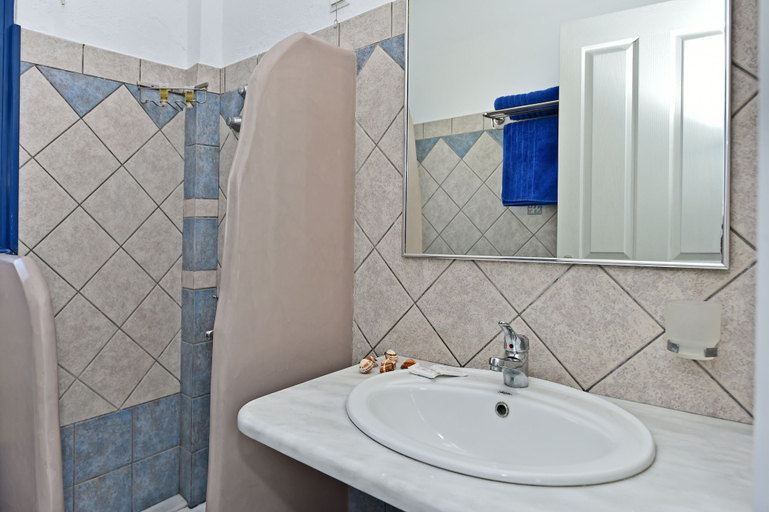 Bathroom 5, Akti Aegeou Hotel, South Aegean