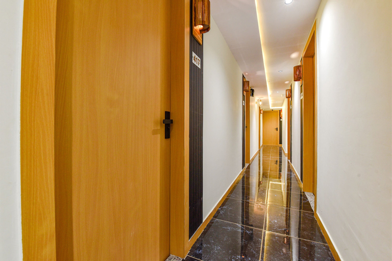 Public Area 2, Fabhotel Sky Palace, Surat
