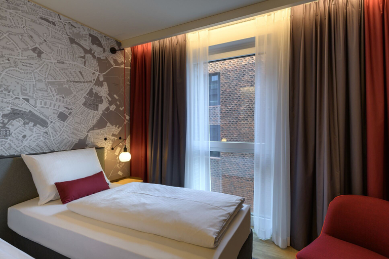 Bedroom 4, IntercityHotel Herford, Herford