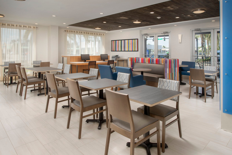 Food & Drinks 2, Holiday Inn Express JACKSONVILLE BEACH by IHG, Duval
