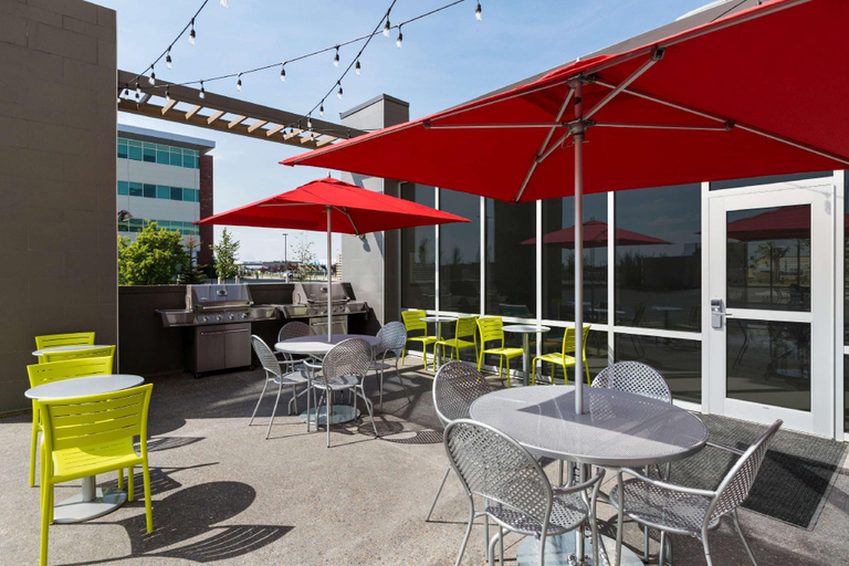 Food & Drinks 4, Home2 Suites by Hilton West Edmonton, Division No. 11