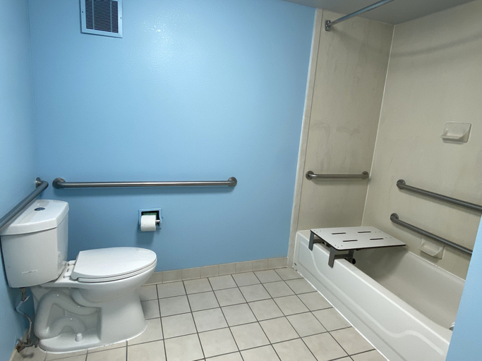 Bathroom 3, HomeTowne Studios by Red Roof Prattville, Elmore