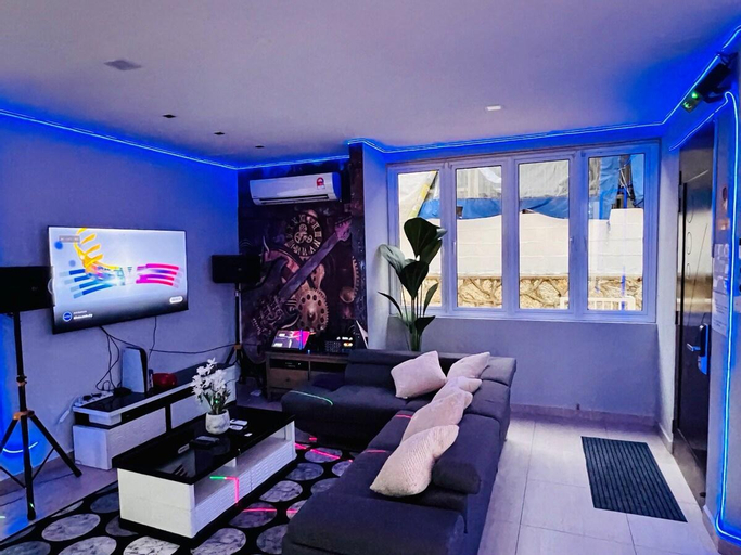 Interior view 3, Holiday Villa - 2 mins to beach!, Penang Island