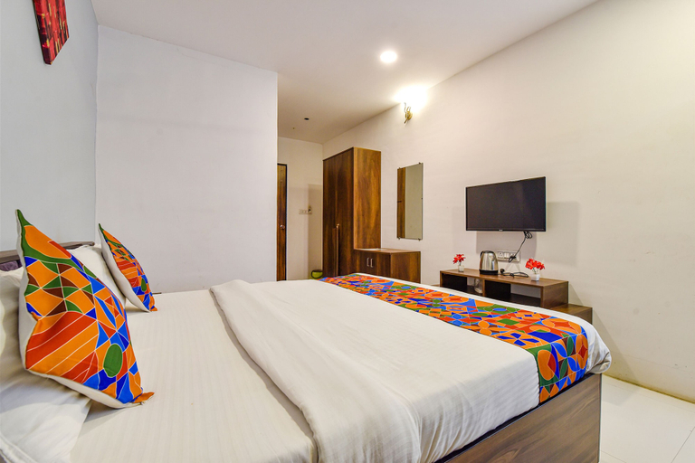 Bedroom 2, Fabhotel Code, Surat