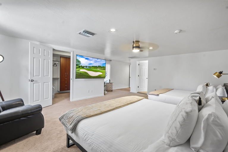 Bedroom 3, Caddy Shack - 6BD Pool with Golf Views, Maricopa