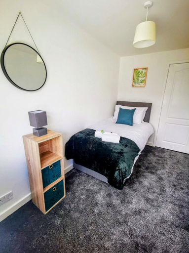 Bedroom 2, No 7, Knowsley