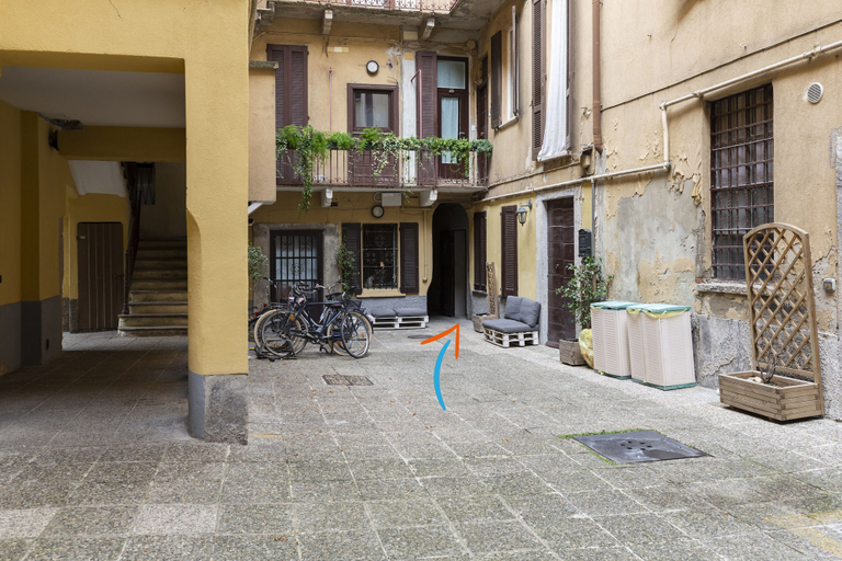 Interior entrance 5, nota-Mi - Domus Ticinese, Milano