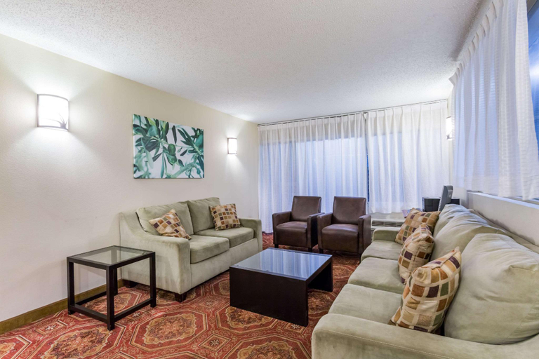Public Area 2, Days Inn by Wyndham Charlottesville/University Area, Charlottesville