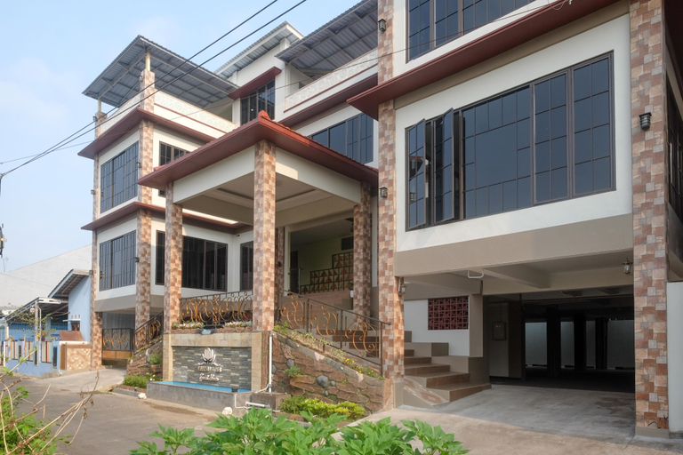 Exterior & Views 5, Urbanview Grand Lotus Hotel by RedDoorz, Banyumas