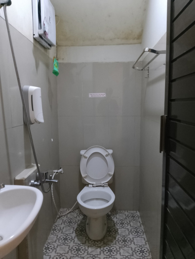 Bathroom 9