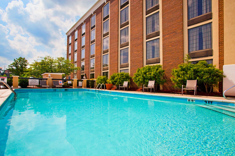 Sport & Beauty, Holiday Inn Express WINSTON-SALEM MEDICAL CTR AREA by IHG, Forsyth