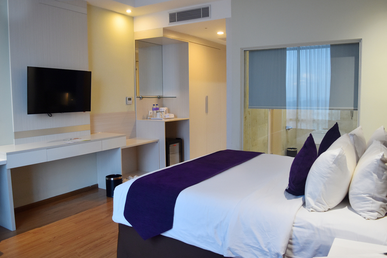 Platinum Balikpapan Hotel & Convention Hall - Tap to explore photos