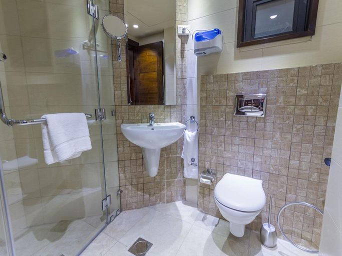 Bathroom 3, Nadine Hotel Suites, Amman