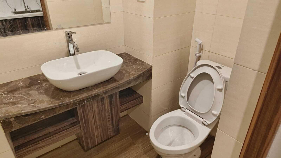 Bathroom 2, SleepRest - NTC B1206, Batam
