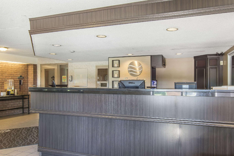 Public Area 2, Comfort Inn, Stormont, Dundas and Glengarry
