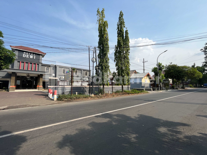 Others 5, Hotel Dewi near GOR Merdeka Jombang Mitra RedDoorz, Jombang
