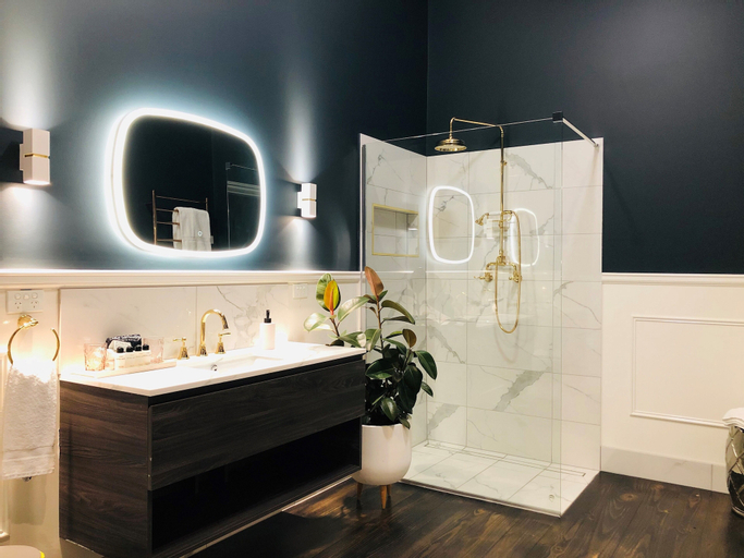 Bathroom 4