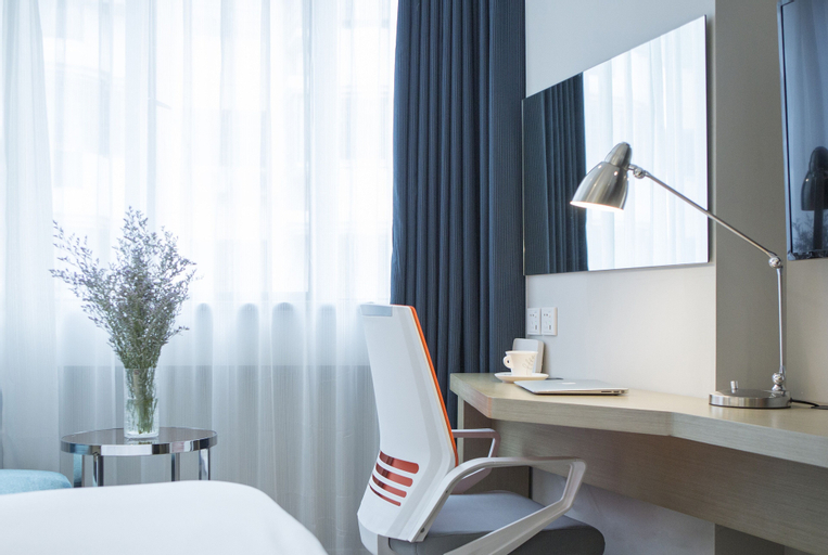 Bedroom 13