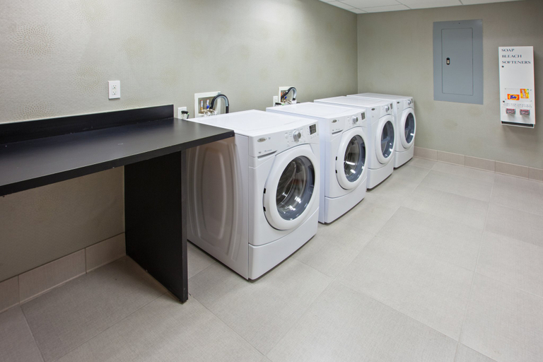Bathroom 5, Holiday Inn Express INDIANAPOLIS - FISHERS by IHG, Hamilton