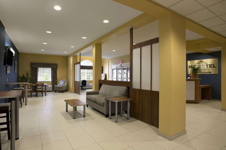 Public Area 3, Quality Inn & Suites, Washington