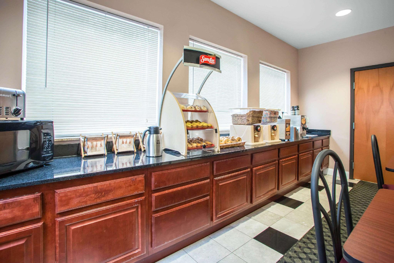Food & Drinks 5, Econo Lodge Harrisburg - Hershey, Dauphin