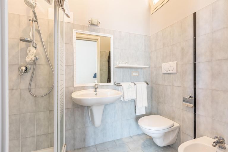Bathroom 4, 3645 Casino Casalino by Perle di Puglia, Brindisi