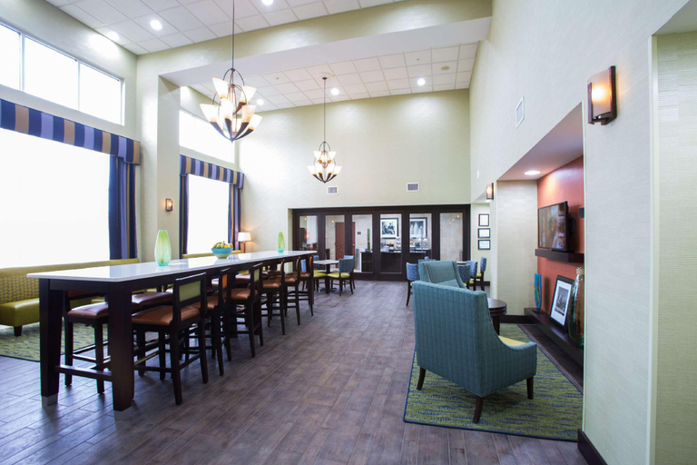 Public Area 2, Hampton Inn & Suites Savannah - I-95 South - Gateway, Chatham