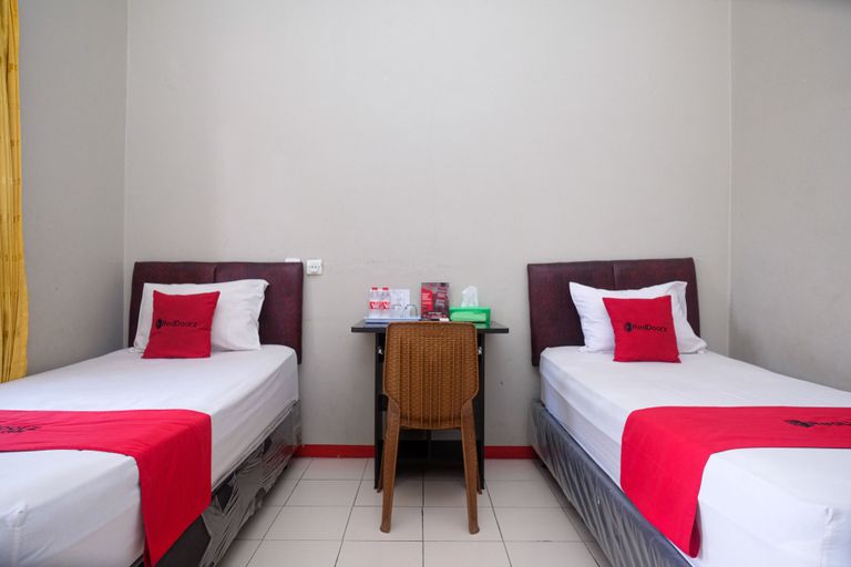Bedroom 4, RedDoorz near Kampus UMP Purwokerto, Banyumas