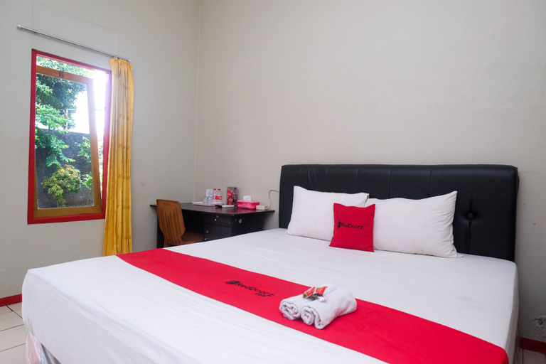 Bedroom 5, RedDoorz near Kampus UMP Purwokerto, Banyumas