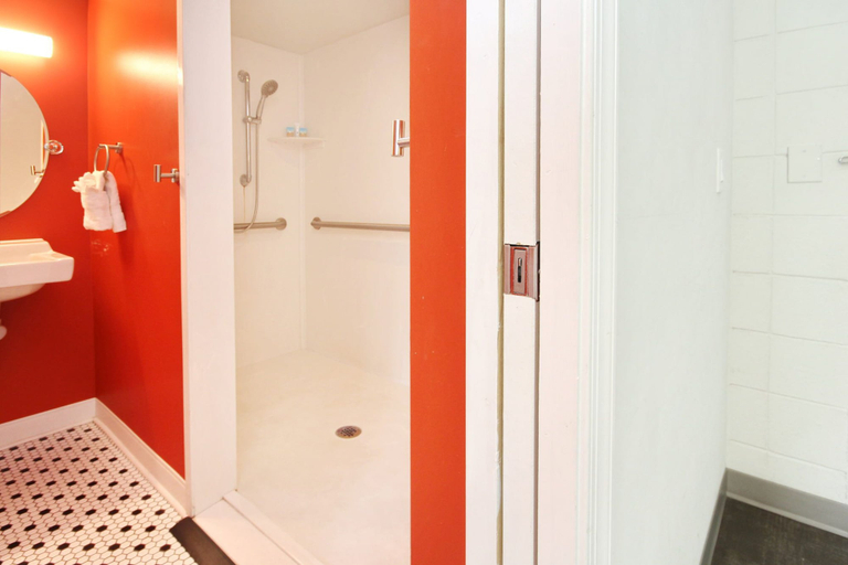 Bathroom 3, Holiday Shores - ADA Standard King Room, Horry