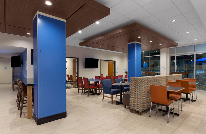 Food & Drinks 5, Holiday Inn Express LAKE PARK by IHG, Lowndes