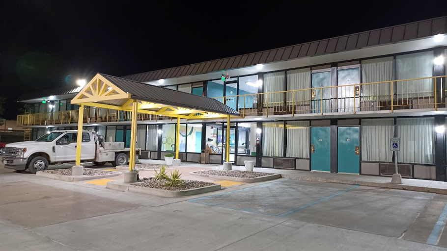 Exterior & Views, Econo Lodge Oak Grove-Blue Springs, Kansas City