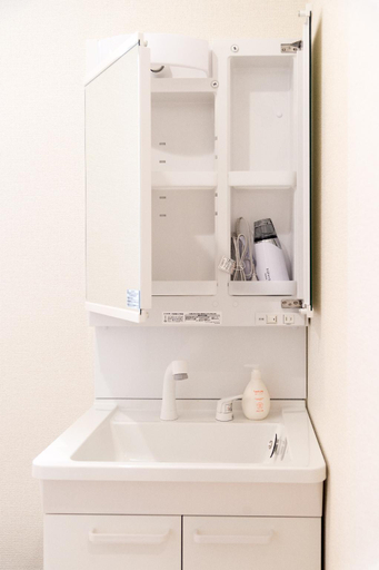Bathroom 3, Riverside Yofuke AFP Villa, Nago