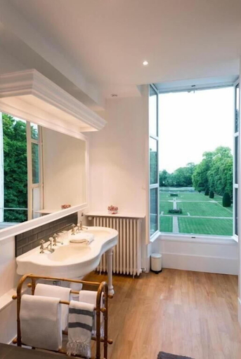 Bathroom 5, Château du Rondon, Loiret