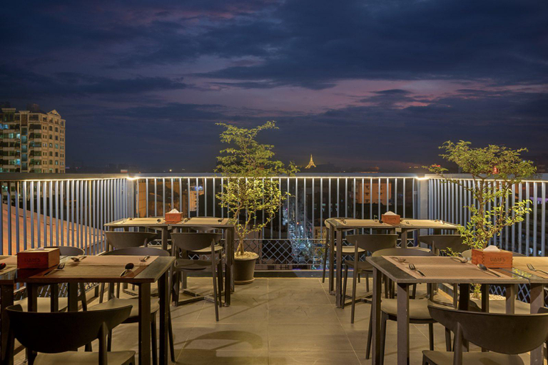 Bar/lounge 5, Hotel Balmi, Yangon
