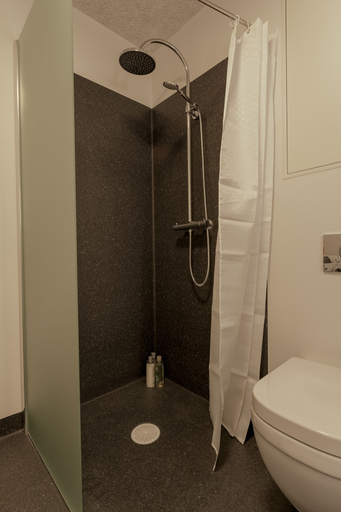 Bathroom 3, New 2Br Apartment | Sea View, Tórshavn
