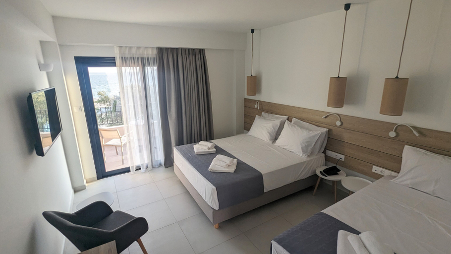 Bedroom 3, Costa Ionica Mytikas Seaside Hotel, West Greece