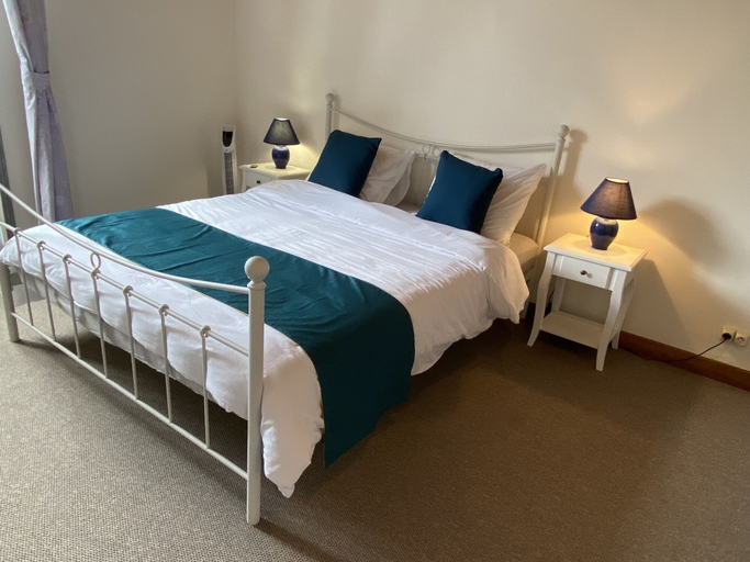 Bedroom 3, L ancien Cafe - Luxury Suites and Gites, Deux-Sèvres