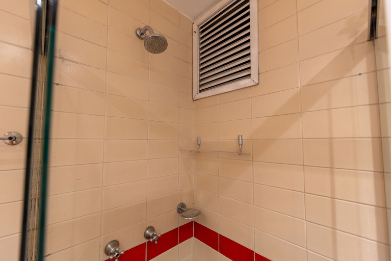 Bathroom 5, Metropolitan Flats, Curitiba