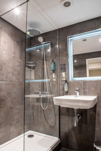 Bathroom 4, Almondsbury Inn & Lounge, South Gloucestershire