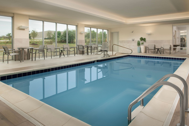 Sport & Beauty, TownePlace Suites by Marriott Cincinnati Mason, Warren