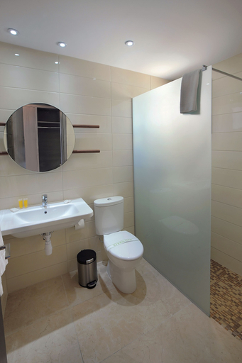 Bathroom 4, Nelia Gardens