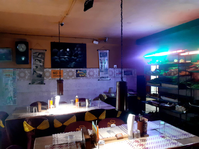 Food & Drinks